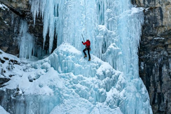 Ultimate Guide to Winter Extreme Sports in Canada: Explore Nature, Adventure, and Outdoor Thrills