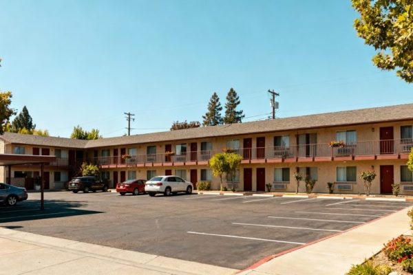 Napa Valley Travel Guide: Peak vs. Off-Season Costs & Budget Travel Tips for International Visitors