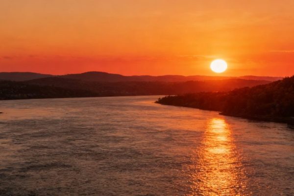 Gatineau Quebec Canada Travel Cost Comparison (Peak vs Off-Season) + Ultimate Budget Travel Guide