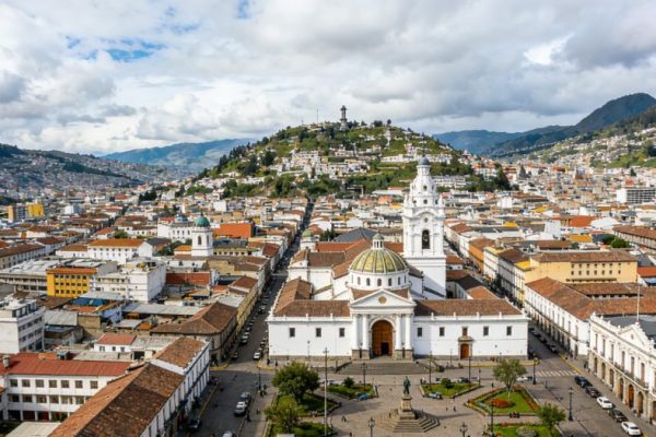 Ecuador Transportation Guide: How to Get Around Like a Local